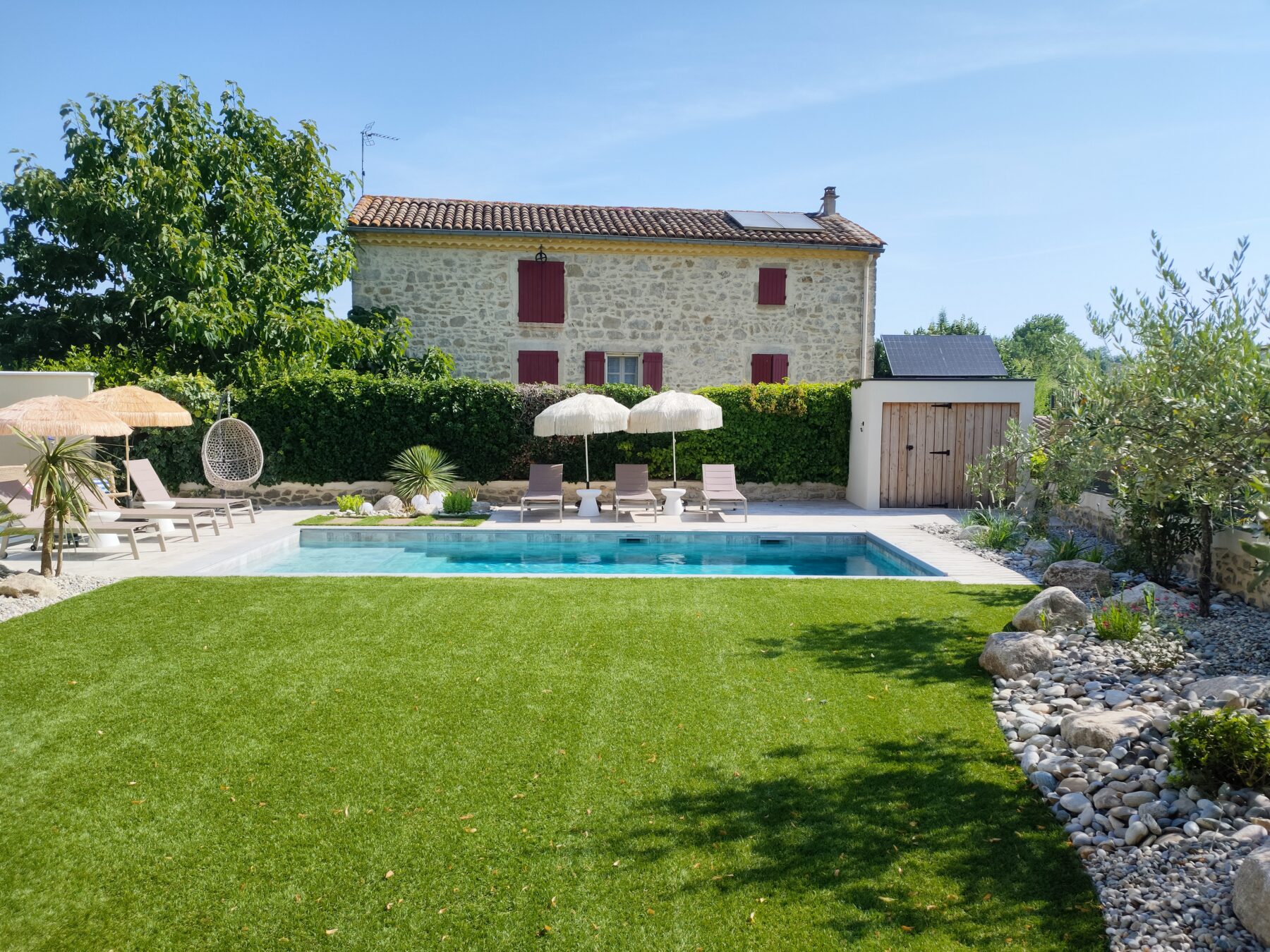 tons pastels sous le soleil_08 piscine Moussac