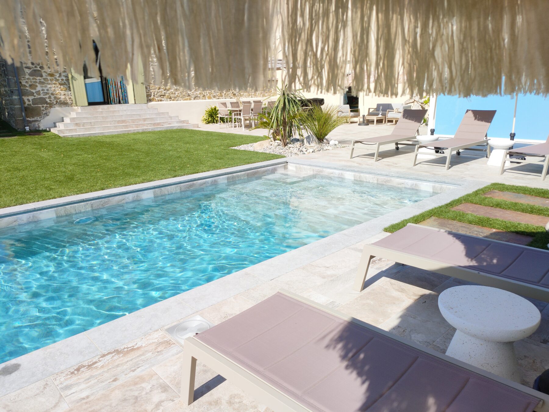 tons pastels sous le soleil_06 piscine Moussac