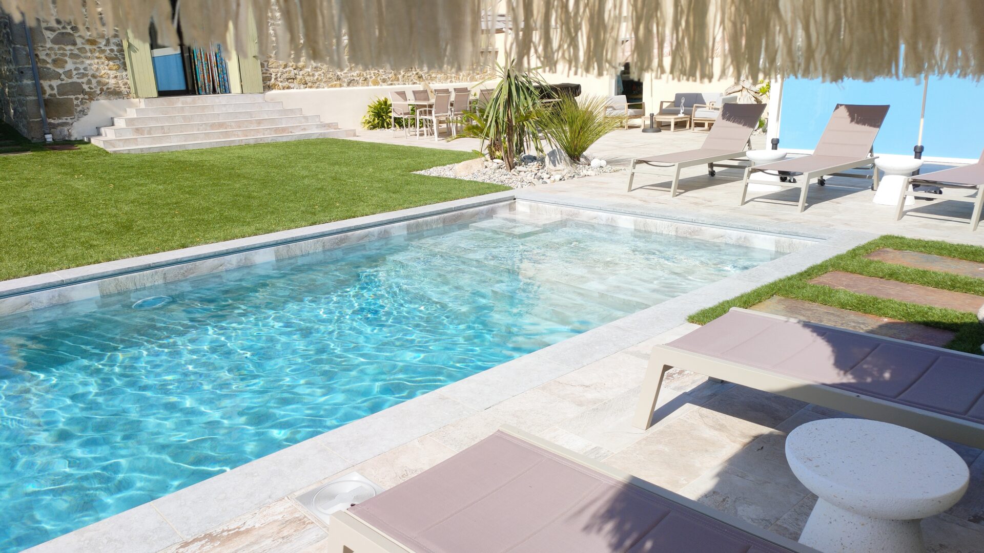 tons pastels sous le soleil_06 piscine Moussac