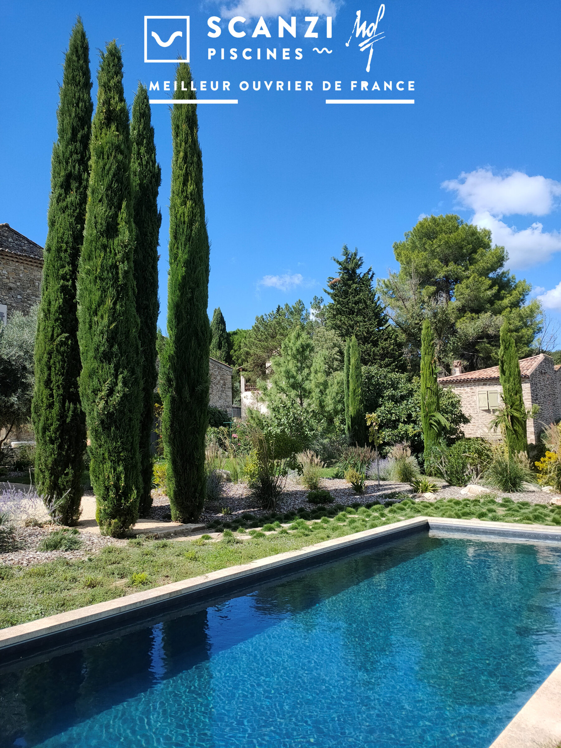 piscine esprit lavoir bastide provençale cyprès